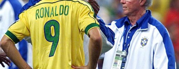 Zagallo con Ronaldo / Google / Reuters
