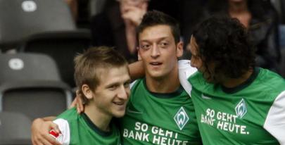 Marin, Ozil y Pizarro en el Werder Bremen