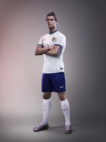 Portugal presenta su camiseta suplente para el Mundial de Brasil 2014