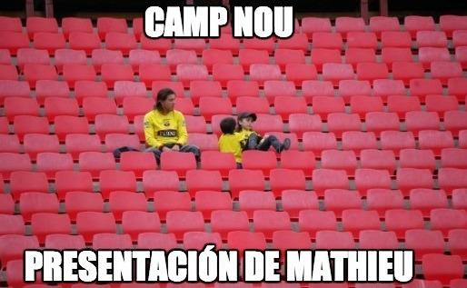 Los mejores memes del fichaje de Mathieu por el Barcelona