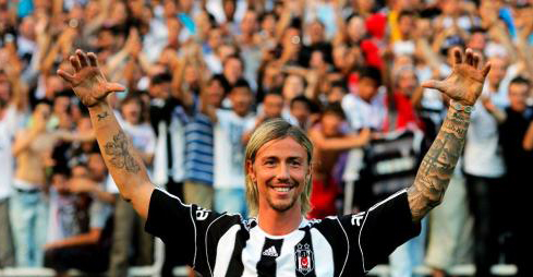 Guti durante su presentación como jugador del Besiktas