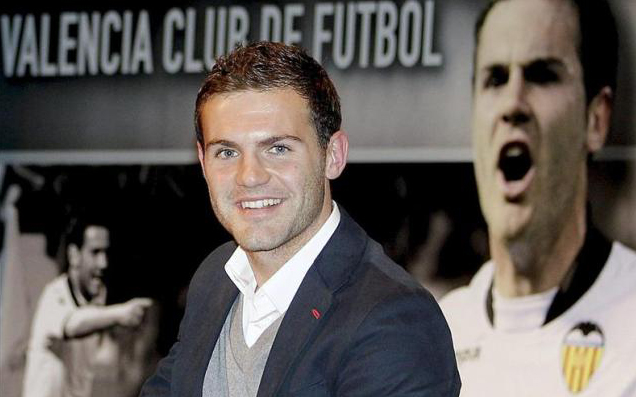 Juan Mata durante un acto con el Valencia