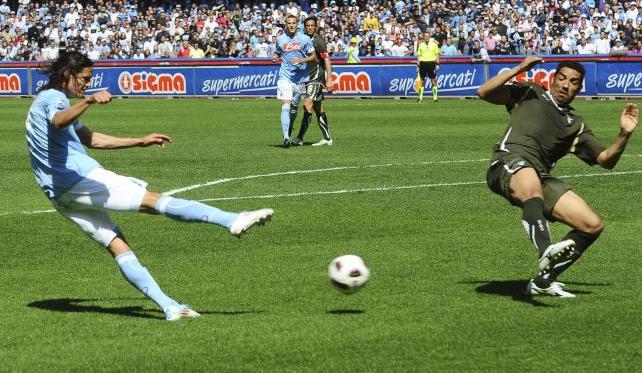 Cavani será la principal amenaza napolitana. Foto;lainformacion.com/EFE