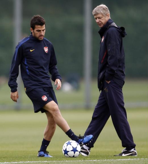 Cesc Fábregas y Arsene Wenger/ lainformacion.com/ Europa Press