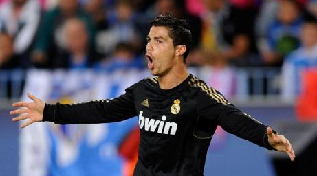 Cristiano Ronaldo celebra uno de los goles logrados frente al Málaga