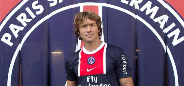 Lugano durante su presentación como jugador del PSG