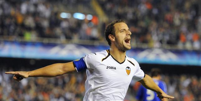 Roberto Soldado celebra el gol logrado ante el Bayer Leverkusen