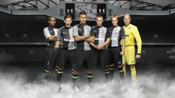 Tercera equipación del Tottenham 2012-2013
