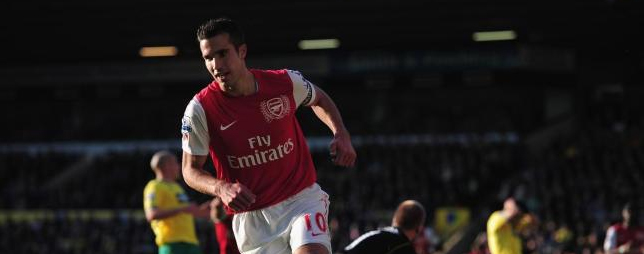 Robin Van Persie celebra un gol frente al Norwich